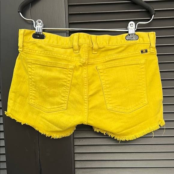 Lucky Brand Riley Shorts, Low Rise Chartreuse Goldy Yellow Denim Shorts, Size 26 - Picture 2 of 11